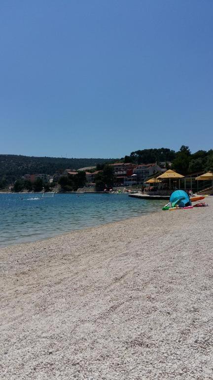 Apartman Relax Appartement Marina Buitenkant foto