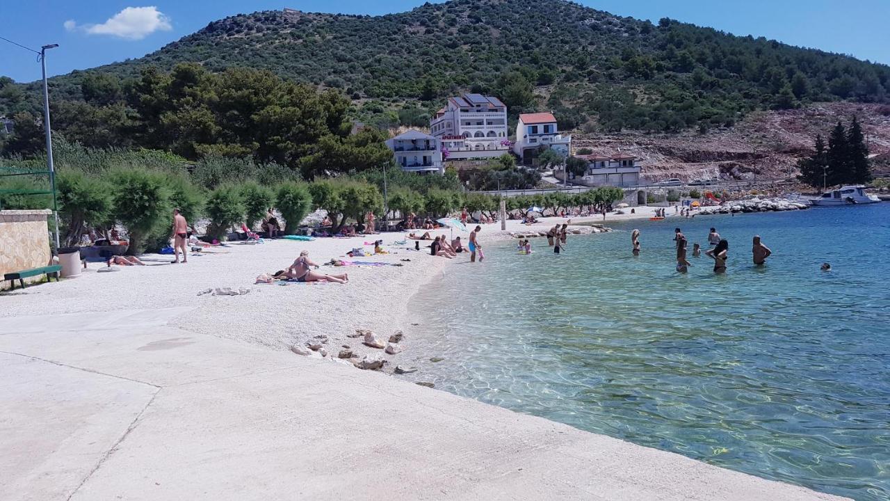 Apartman Relax Appartement Marina Buitenkant foto